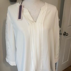 NWT Truly Poppy Rilie Lace Sleeve Blouse